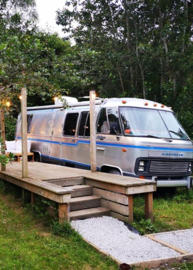 Glamping 1970 American Airstream Motorhome Ponsanooth Екстериор снимка